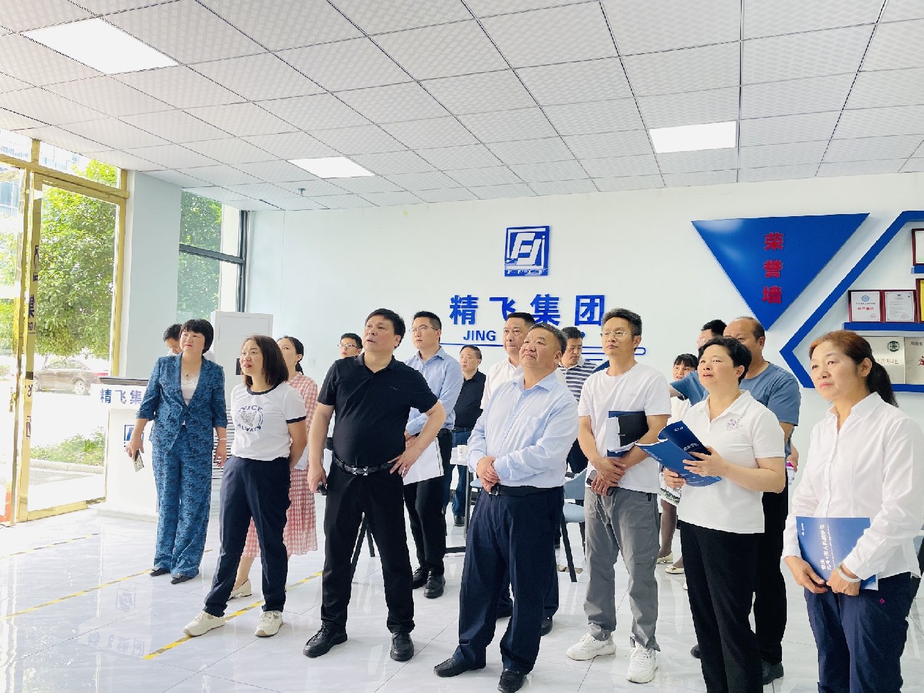 新寧縣政協(xié)黨組書記一行調(diào)研精飛智能，共探農(nóng)業(yè)數(shù)字化新篇章