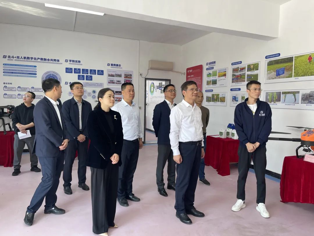 【精飛要聞】湖南省工信廳廳長(zhǎng)王衛(wèi)安一行調(diào)研茶陵慧飛智能，指導(dǎo)鄉(xiāng)村振興工作